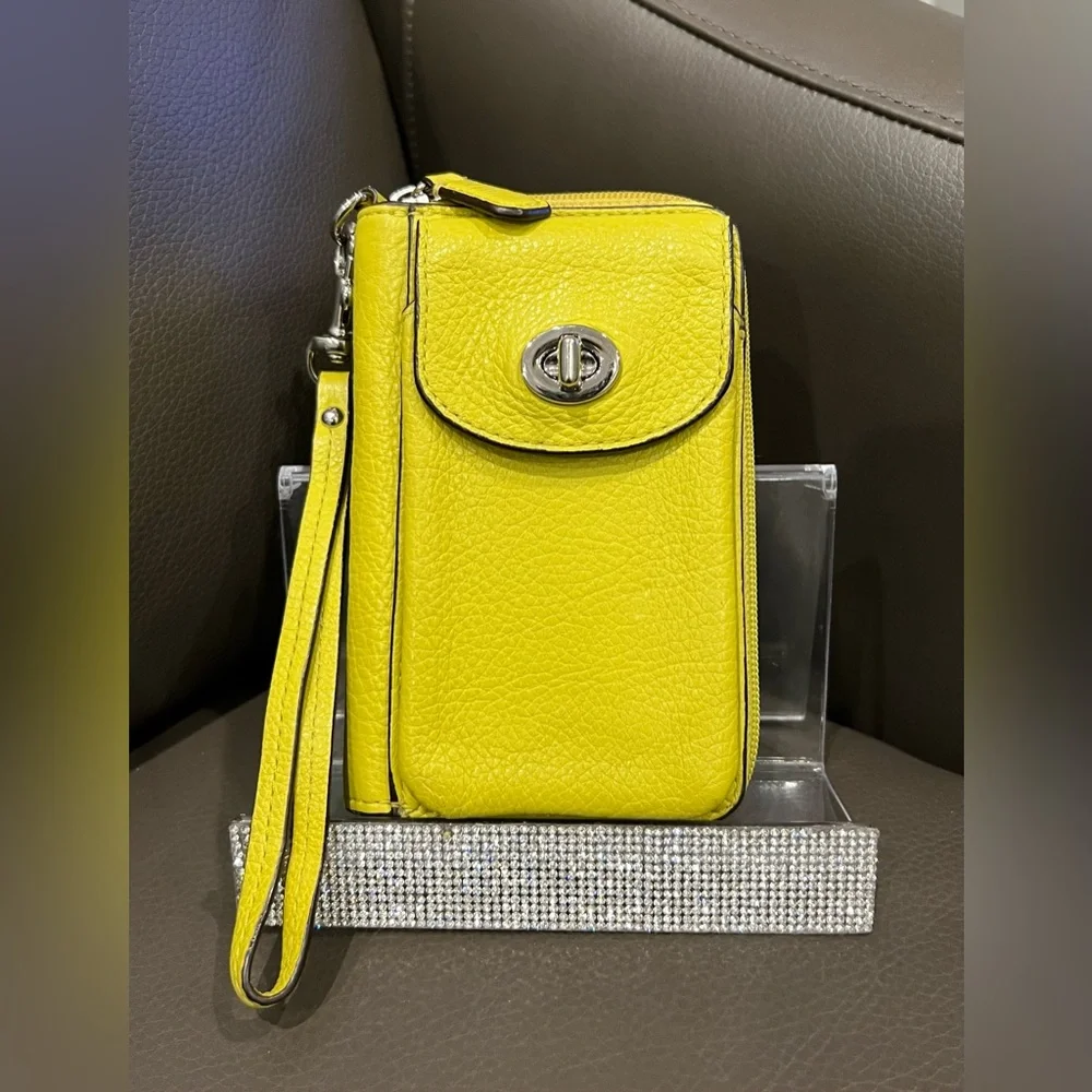 ❌SOLD❌Coach Campbell Leather Wallet Wristlet Case Phone Holder - Picture 1 of 7